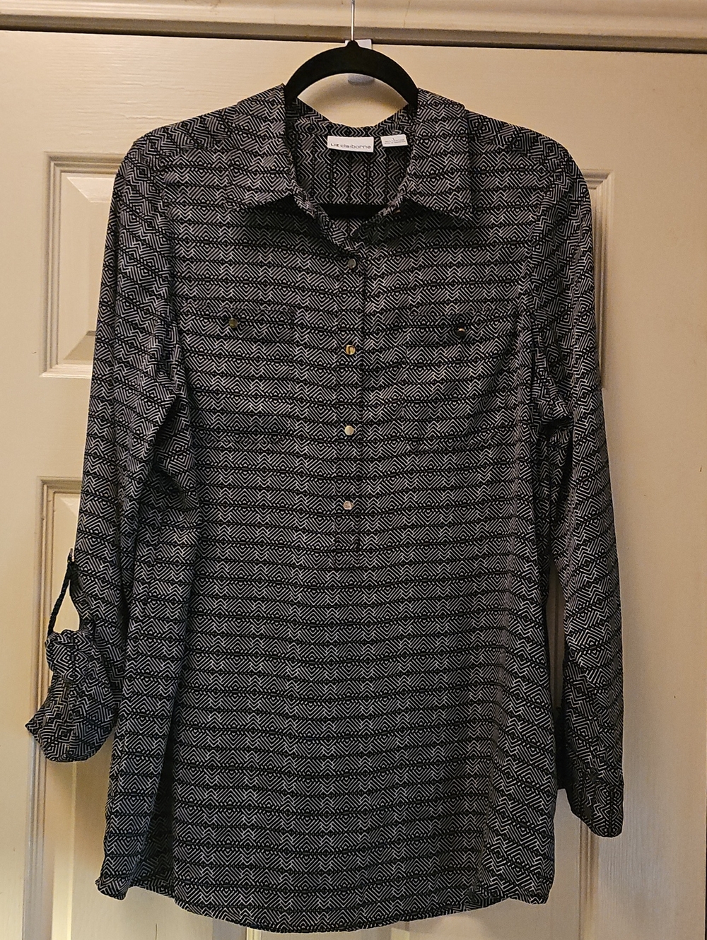 Liz Claiborne Black and White Geometric Button-Down Blouse